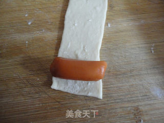 菠萝火腿花边比萨的做法步骤：7