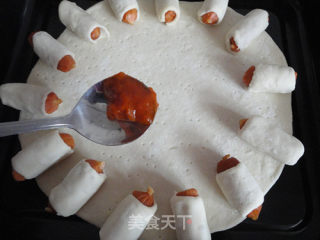 菠萝火腿花边比萨的做法步骤：9