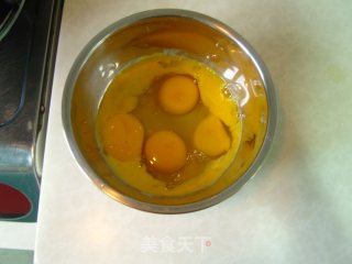 满蛋全齐之蟹黄蛋的做法步骤：1