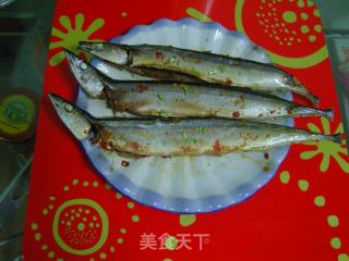 微波无油版香辣秋刀鱼的做法步骤：7