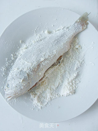 【酱香浓郁，鱼肉入味 】酱香白果鱼的做法步骤：4