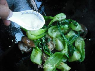 香菇扒菜胆的做法步骤：9