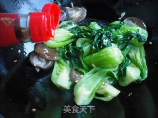 香菇扒菜胆的做法步骤：10