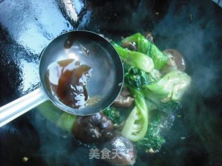 香菇扒菜胆的做法步骤：12