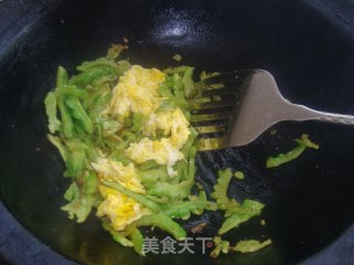 苦瓜炒蛋的做法步骤：4