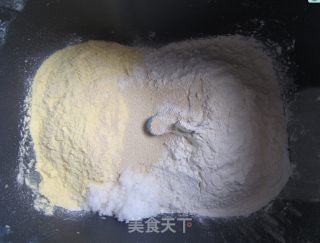 玉米玫瑰馒头的做法步骤：1