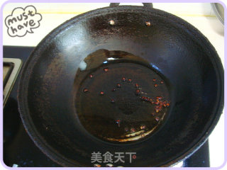 木耳炒黄瓜—春夏排毒养颜好“食”节的做法步骤：2