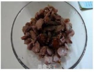 混搭美味—鸡胗炒河粉的做法步骤：3