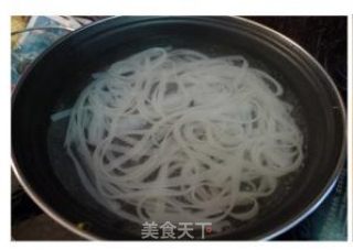 混搭美味—鸡胗炒河粉的做法步骤：5