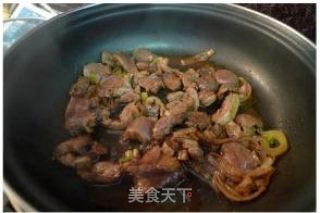 混搭美味—鸡胗炒河粉的做法步骤：8