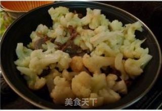 美味快手菜—菜花炒鸡胗的做法步骤：7