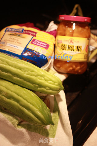 【东煮】成人的食物凤梨苦瓜鸡汤 Piapple bitter melon chicken soup的做法步骤：2