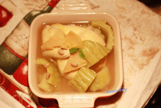 【东煮】成人的食物凤梨苦瓜鸡汤 Piapple bitter melon chicken soup的做法步骤：3