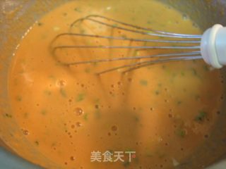 营养早餐——鲜胡萝卜汁香葱鸡蛋饼的做法步骤：8