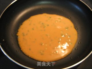 营养早餐——鲜胡萝卜汁香葱鸡蛋饼的做法步骤：10