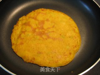 营养早餐——鲜胡萝卜汁香葱鸡蛋饼的做法步骤：11