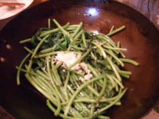 蒜泥茼蒿的做法步骤：3