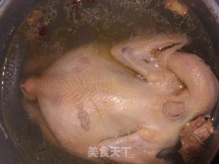 白斩鸡的做法步骤：3