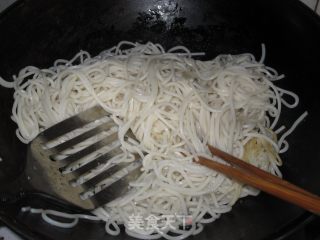 什锦炒拉面的做法步骤：7