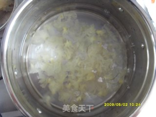 银耳炖梨的做法步骤：5
