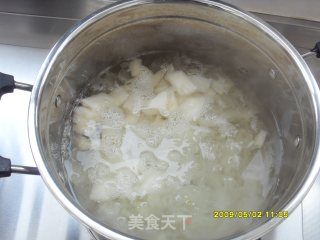 银耳炖梨的做法步骤：9
