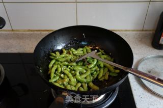 蒜香毛豆荚的做法步骤：6