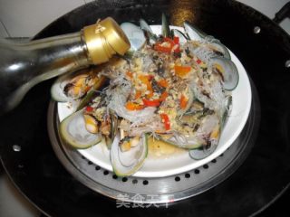 粉丝蒜蓉蒸青口的做法步骤：11