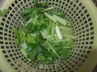 香菇炒腐竹的做法步骤：4