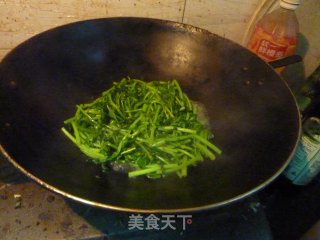清炒茼蒿的做法步骤：4