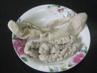 洋葱大肠煲的做法步骤：1