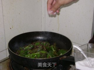 自家创新菜----番茄香虎皮辣椒的做法步骤：5