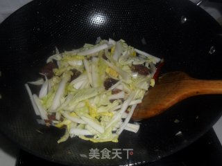 白菜炒香肠的做法步骤：5