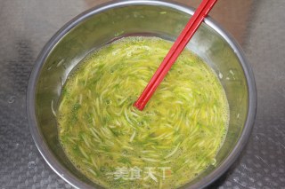 营养早餐——西葫芦鸡蛋饼详细图解的做法步骤：3