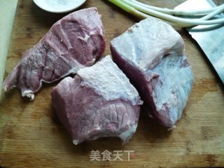 正宗兰州牛肉面的做法步骤：1