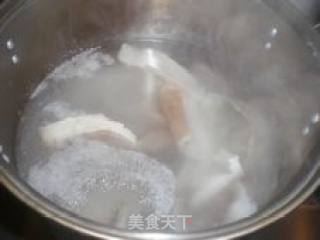 美容养颜菜—凉拌猪皮的做法步骤：1