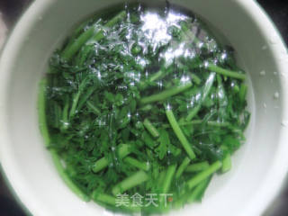 芝麻拌茼蒿的做法步骤：5