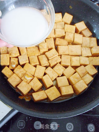 【简单快速的下饭菜】 红烧豆腐的做法步骤：10