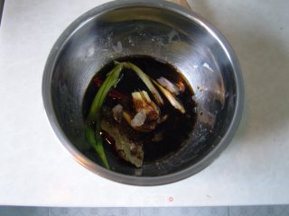 美味的黄金搭档--杏鲍菇烩五花的做法步骤：6