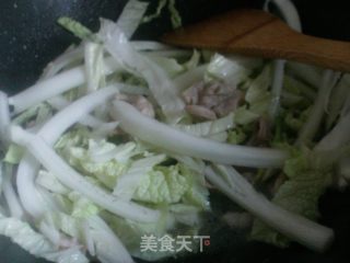 白菜炒肉丝的做法步骤：4