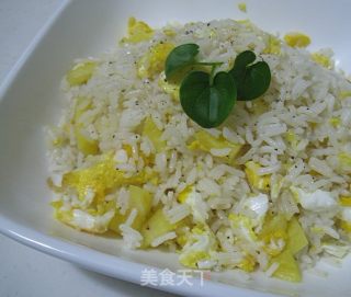 菠萝鸡蛋炒饭的做法步骤：2