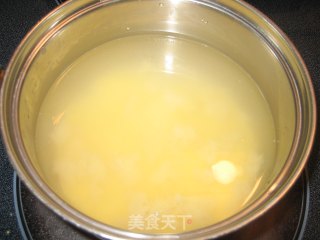 营养早餐（二）之——小米炖银耳雪梨粥的做法步骤：3