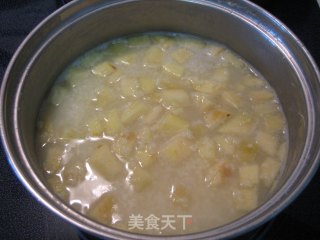 营养早餐（二）之——小米炖银耳雪梨粥的做法步骤：6