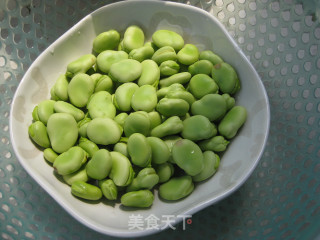 葱香蚕豆的做法步骤：1