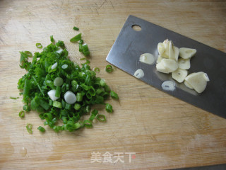 葱香蚕豆的做法步骤：2