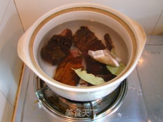 立夏时节防上火——腊肉败火汤的做法步骤：2