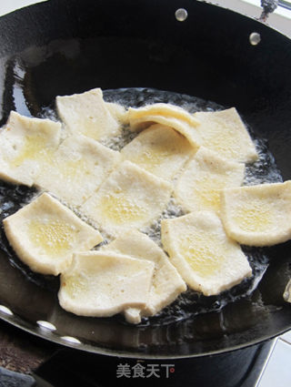 馆子点击率很高的一道菜—— 干锅杏鲍菇千叶豆腐的做法步骤：3