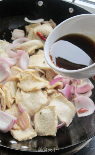 馆子点击率很高的一道菜—— 干锅杏鲍菇千叶豆腐的做法步骤：7