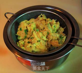 青椒银鱼炒蛋的做法步骤：7