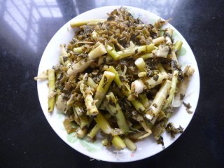 腌菜炒小春笋的做法步骤：10