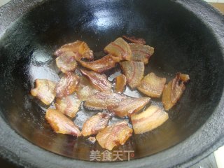 腊肉炒蒜薹的做法步骤：2